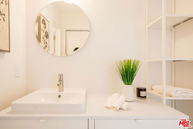 833 5th Street 206, Santa Monica, CA 90403