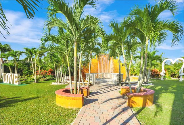 20455 SW 154th Avenue, Miami, FL 33187