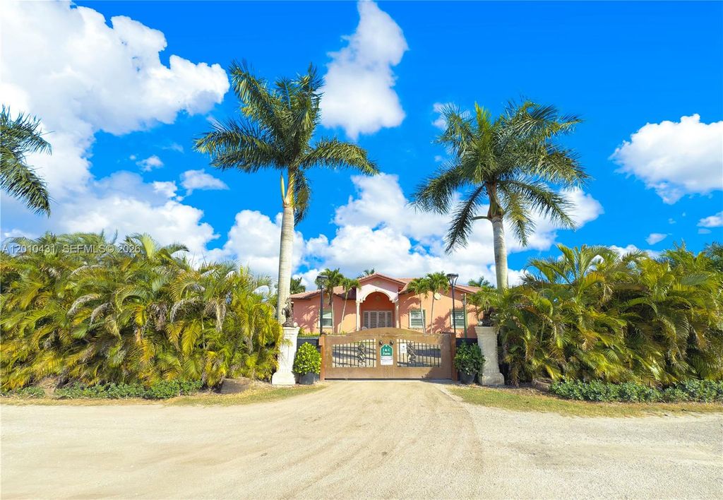 20455 SW 154th Avenue, Miami, FL 33187