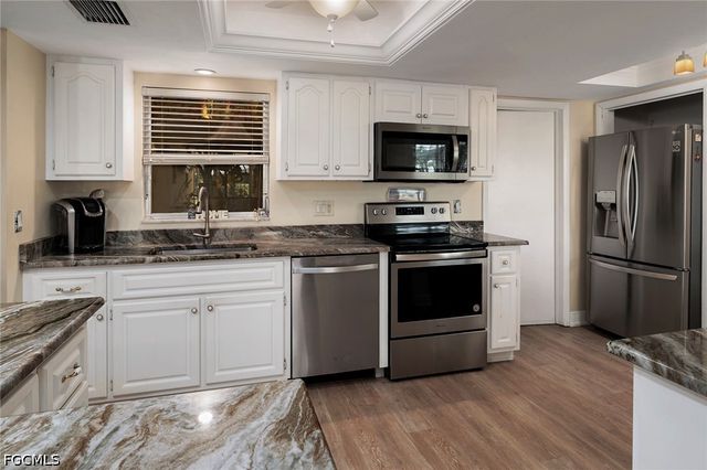 5560 Westwind LN, Fort Myers, FL 33919