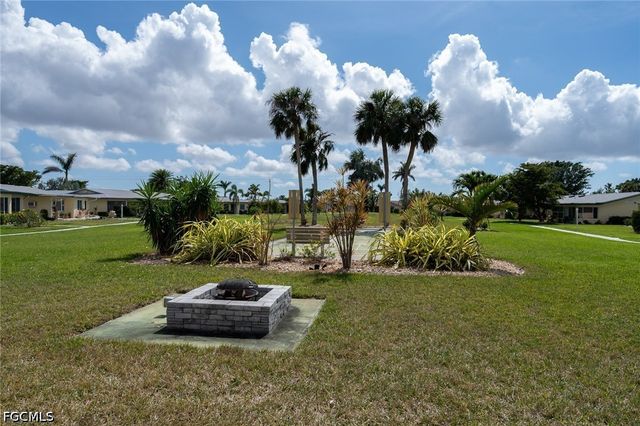 5560 Westwind LN, Fort Myers, FL 33919