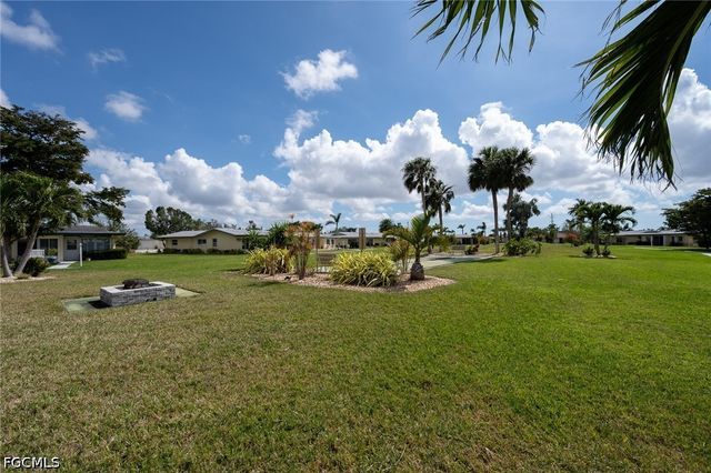5560 Westwind LN, Fort Myers, FL 33919