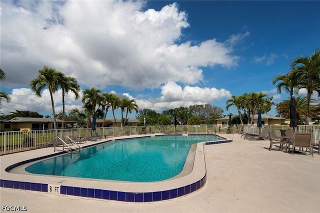 5560 Westwind LN, Fort Myers, FL 33919