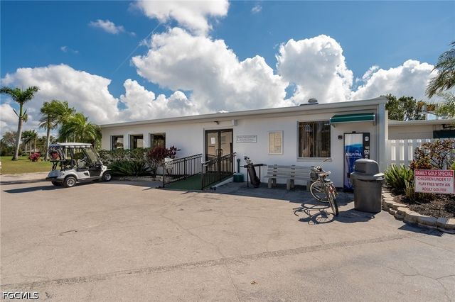 5560 Westwind LN, Fort Myers, FL 33919