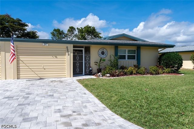 5560 Westwind LN, Fort Myers, FL 33919