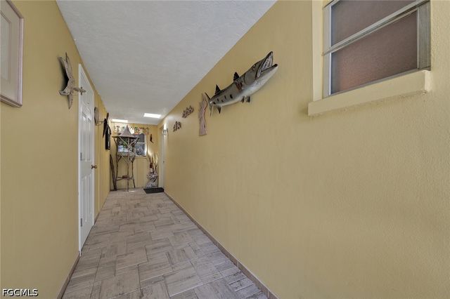 5560 Westwind LN, Fort Myers, FL 33919