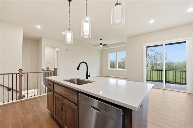 20653 Skyview Lane, Spring Hill, KS 66083