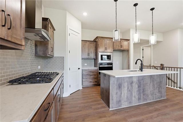 20653 Skyview Lane, Spring Hill, KS 66083