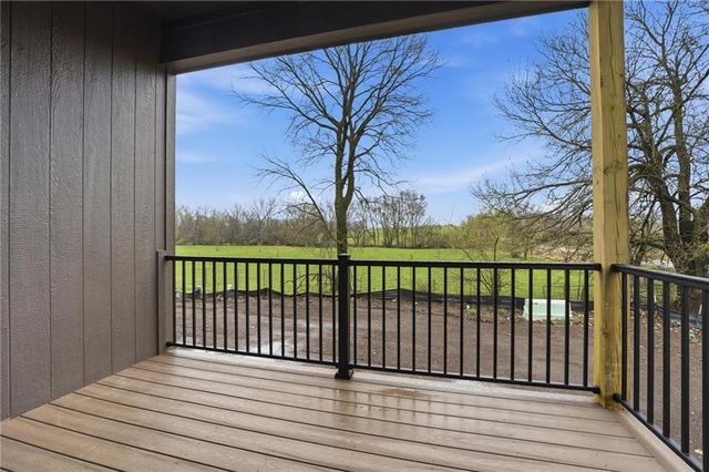 20653 Skyview Lane, Spring Hill, KS 66083