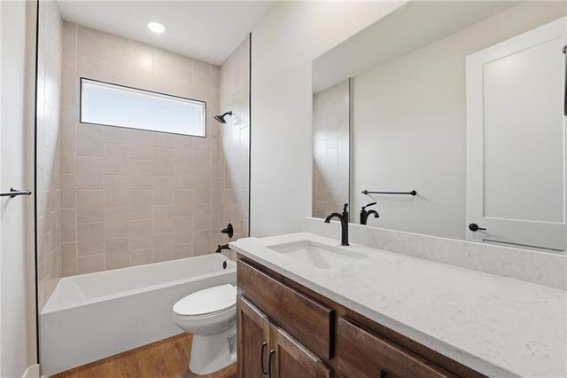 20653 Skyview Lane, Spring Hill, KS 66083