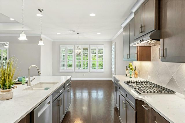 811 Holiday Creek LN, Georgetown, TX 78633