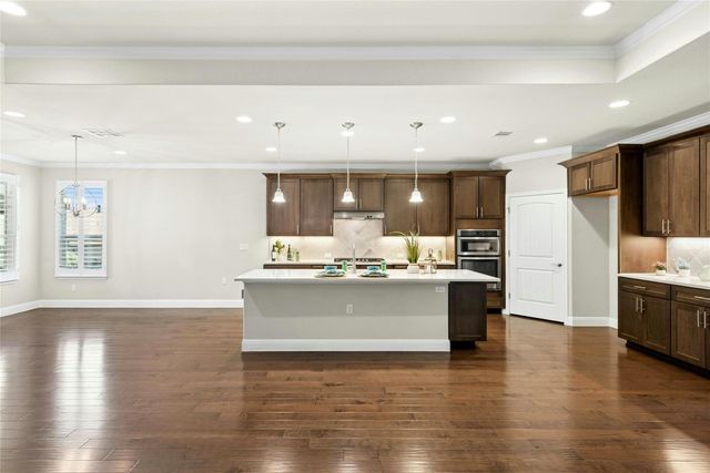 811 Holiday Creek LN, Georgetown, TX 78633