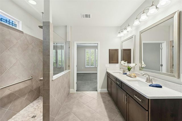 811 Holiday Creek LN, Georgetown, TX 78633