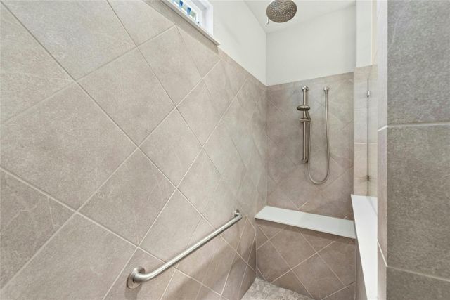 811 Holiday Creek LN, Georgetown, TX 78633