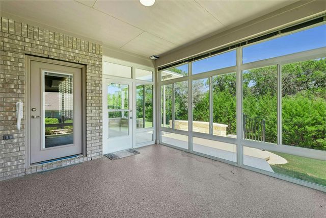 811 Holiday Creek LN, Georgetown, TX 78633