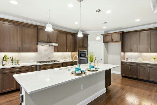 811 Holiday Creek LN, Georgetown, TX 78633