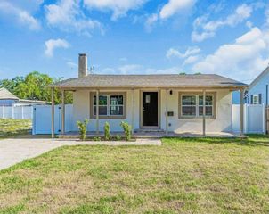2511 18TH AVENUE N, St Petersburg, FL 33713