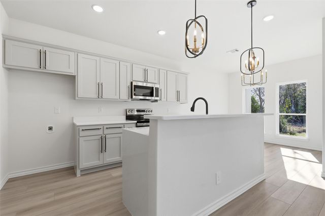 609 W Washington Avenue, Whitney, TX 76692