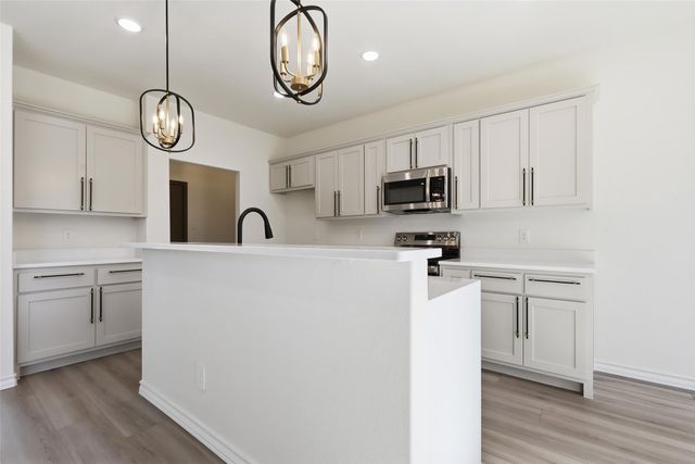 609 W Washington Avenue, Whitney, TX 76692