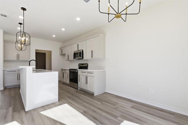 609 W Washington Avenue, Whitney, TX 76692