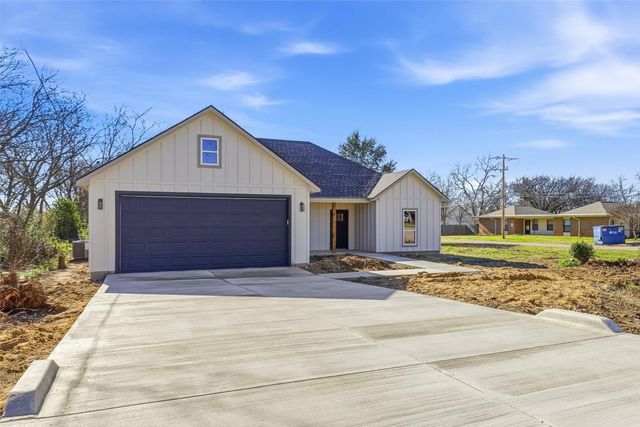 609 W Washington Avenue, Whitney, TX 76692