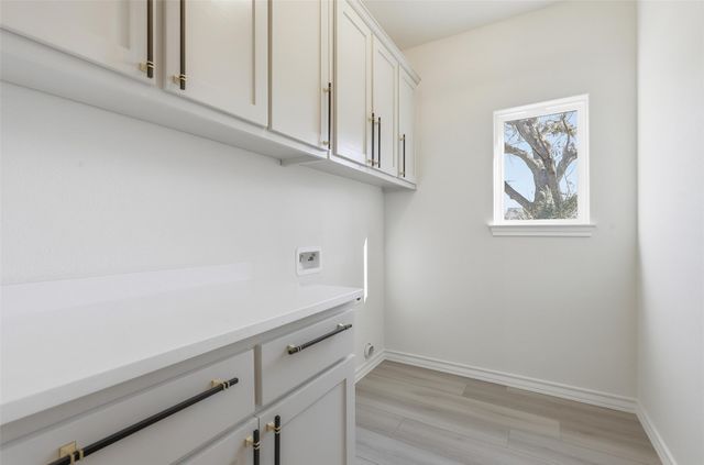 609 W Washington Avenue, Whitney, TX 76692