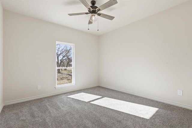 609 W Washington Avenue, Whitney, TX 76692