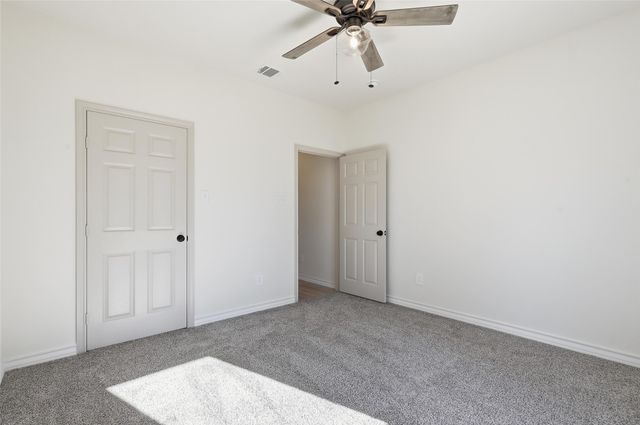 609 W Washington Avenue, Whitney, TX 76692