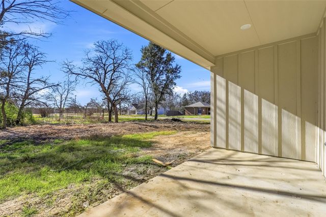 609 W Washington Avenue, Whitney, TX 76692