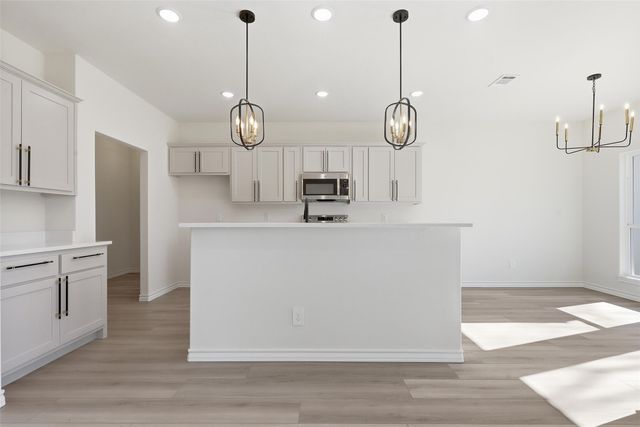 609 W Washington Avenue, Whitney, TX 76692