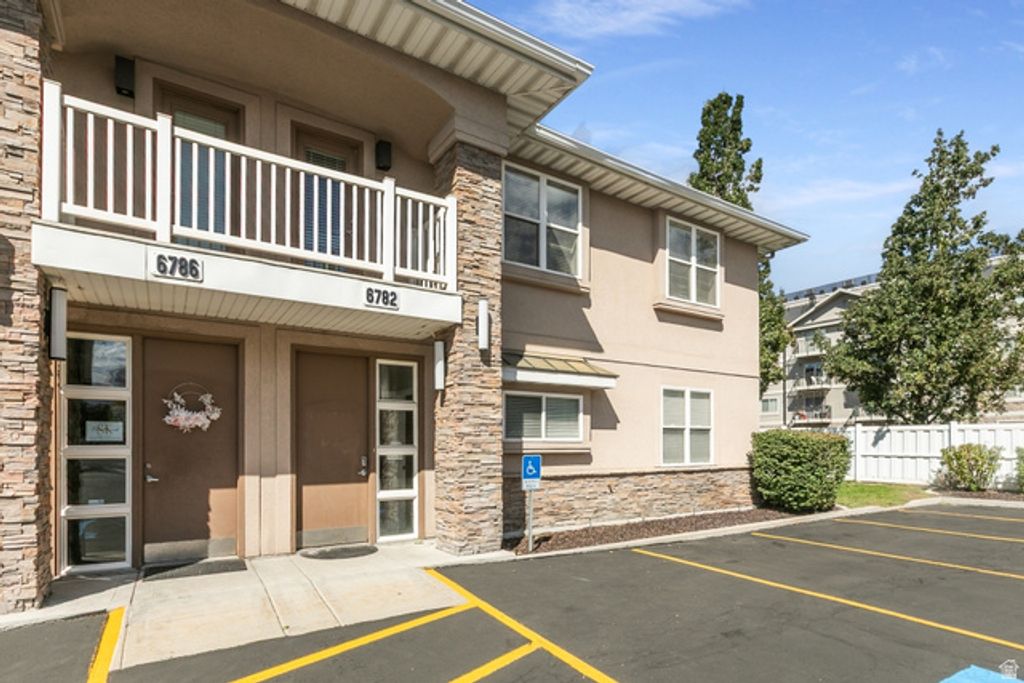 6782 S 1300 E, Cottonwood Heights, UT 84121 — photo 2