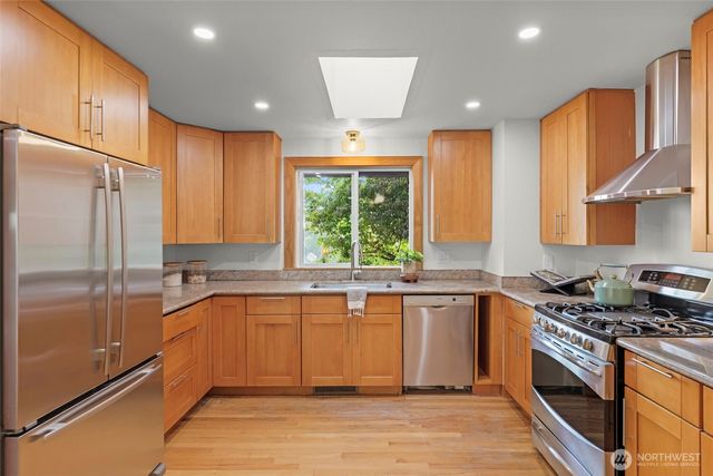1822 Copalis Street NE, Tacoma, WA 98422