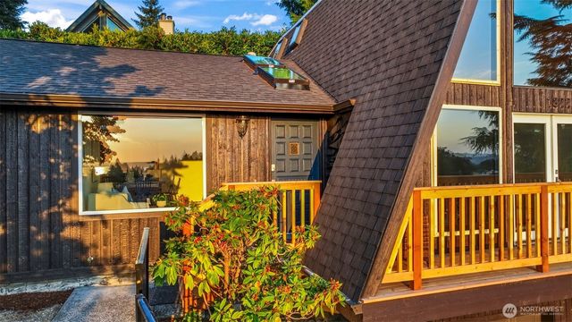 1822 Copalis Street NE, Tacoma, WA 98422