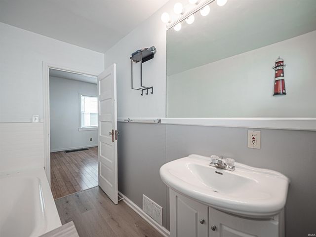 1409 E Walnut Street, Evansville, IN 47714