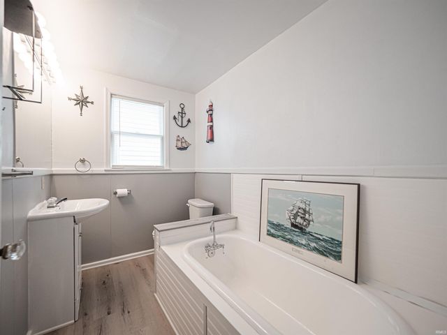 1409 E Walnut Street, Evansville, IN 47714