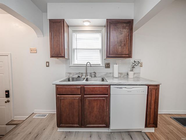 1409 E Walnut Street, Evansville, IN 47714