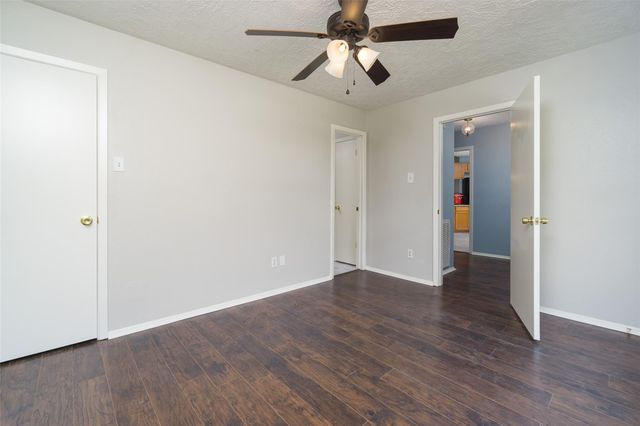 2902 Laurelridge Drive, League City, TX 77573