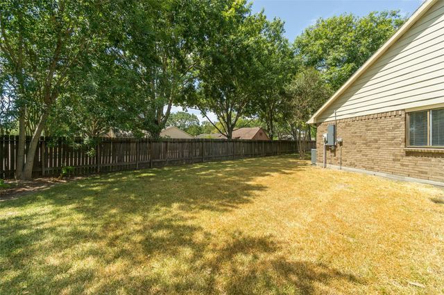 2902 Laurelridge Drive, League City, TX 77573