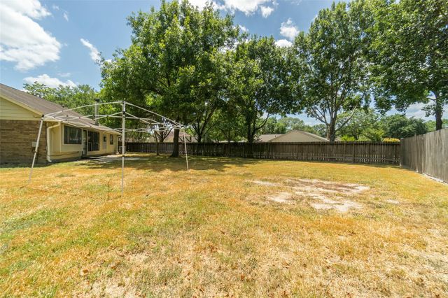 2902 Laurelridge Drive, League City, TX 77573
