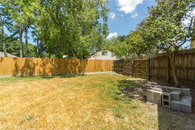 2902 Laurelridge Drive, League City, TX 77573