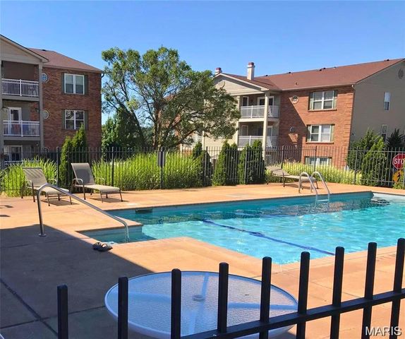 651 Green Jade Drive G, Fenton, MO 63026