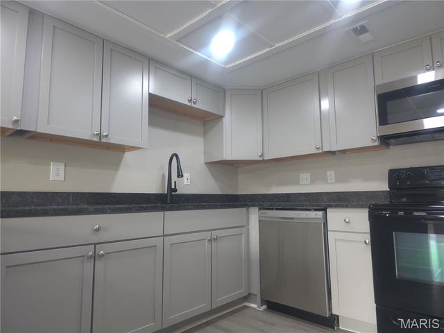 651 Green Jade Drive G, Fenton, MO 63026