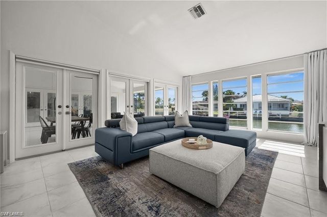 454 Flamingo AVE, Naples, FL 34108