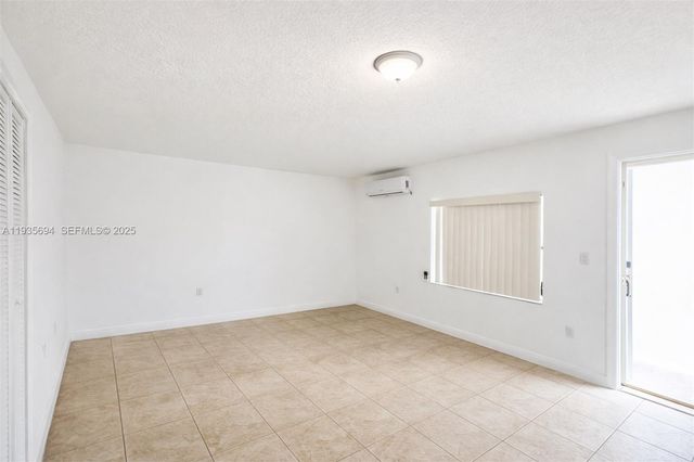 2471 NW 18th Ter A, Miami, FL 33125