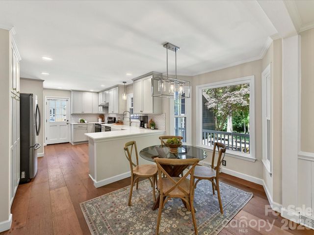 4308 Meadowridge Drive, Charlotte, NC 28226