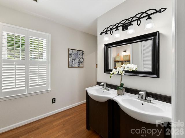 4308 Meadowridge Drive, Charlotte, NC 28226