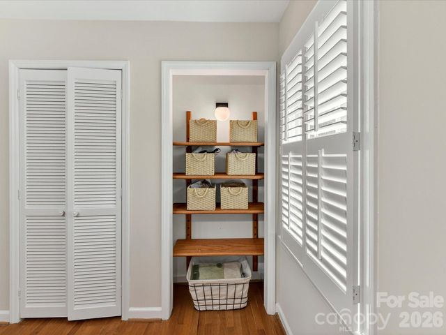 4308 Meadowridge Drive, Charlotte, NC 28226