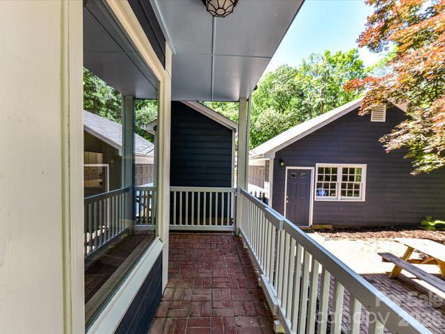 4308 Meadowridge Drive, Charlotte, NC 28226