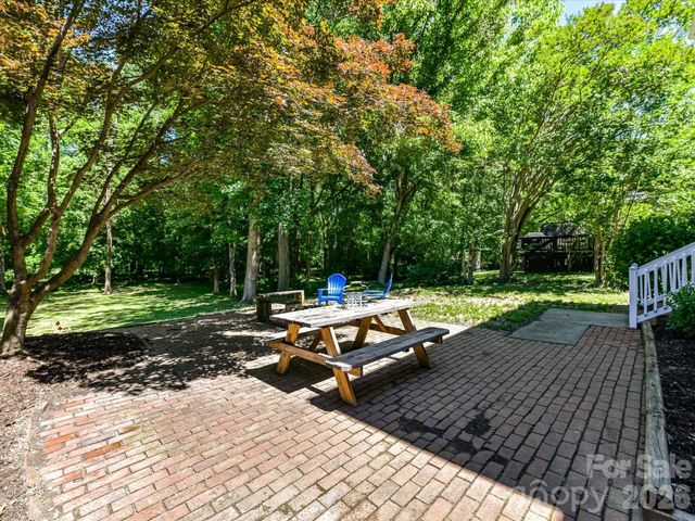 4308 Meadowridge Drive, Charlotte, NC 28226