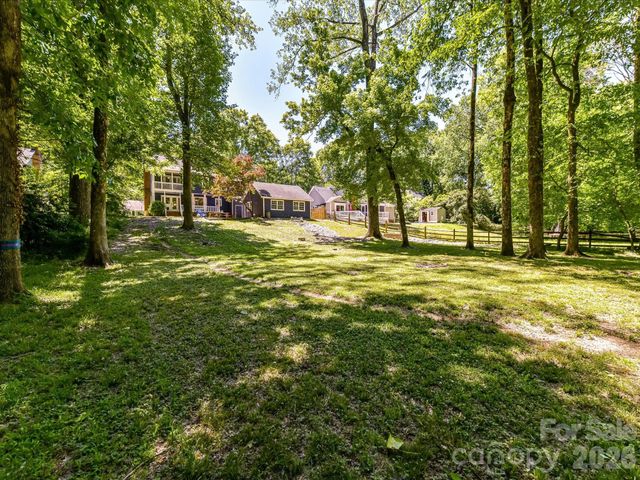 4308 Meadowridge Drive, Charlotte, NC 28226